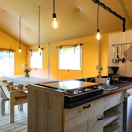 Glamping De Bosweide * Alphen (North Brabant)